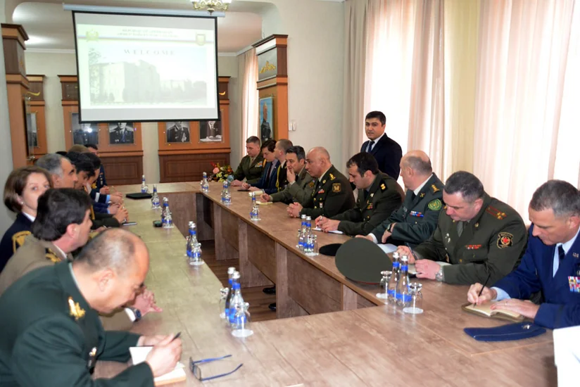 Аккредитованные в Азербайджане военные атташе посетили Военную академию