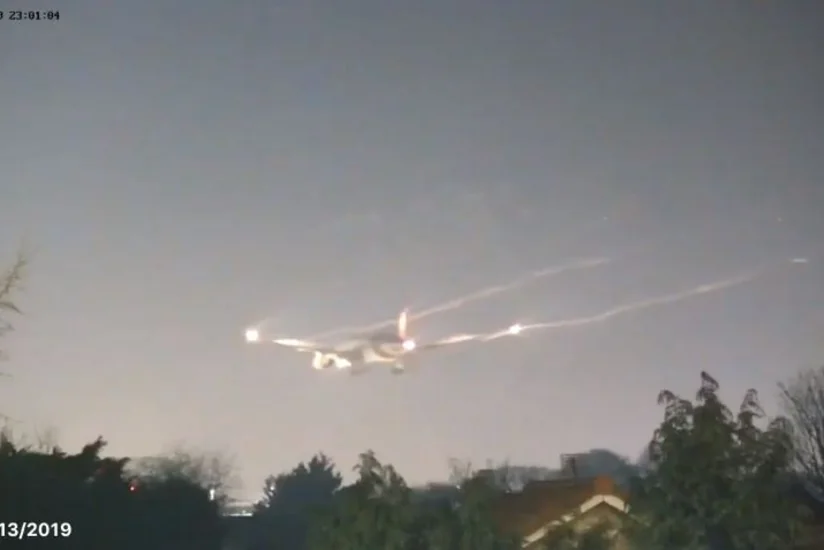 Самолет авиакомпании Thai Airways совершил внеплановую посадку в Лондоне - ВИДЕО