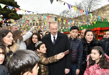 Prezident İlham Əliyev Novruz bayramı münasibətilə ümumxalq şənliyində iştirak edib - YENİLƏNİB-3