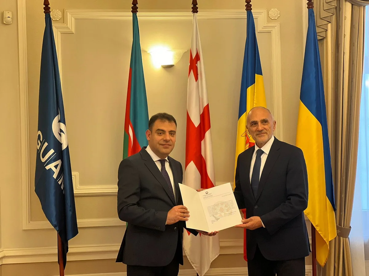 Seymur Mardaliyev presents his credentials to Secretary-General of GUAM