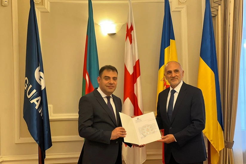Seymur Mardaliyev presents his credentials to Secretary-General of GUAM