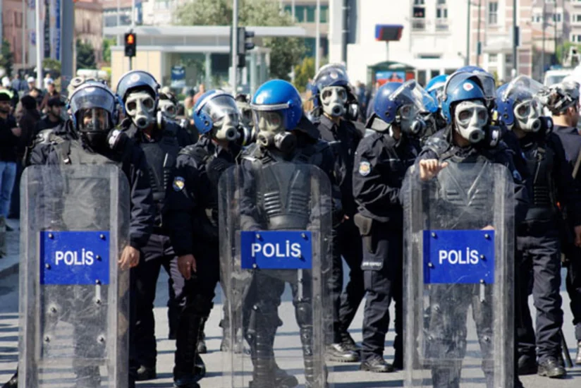 Türkiyənin bir sıra şəhərlərində 200-dən çox polis əməkdaşı saxlanılıb