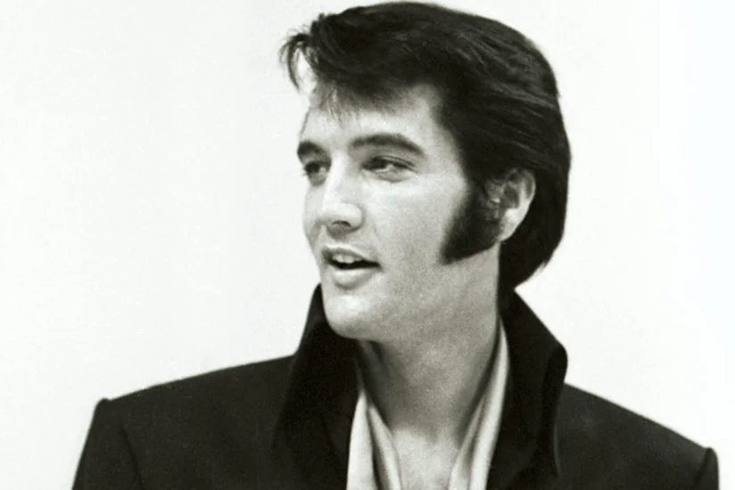 Tramp Elvis Preslini ölümündən sonra medalla təltif edib