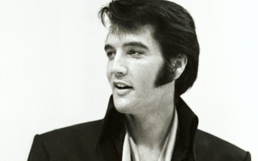 Tramp Elvis Preslini ölümündən sonra medalla təltif edib