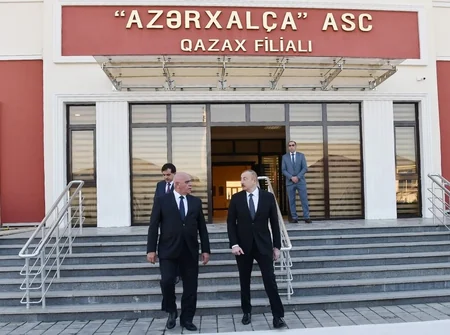 Prezident “Azərxalça”nın Qazax filialının fəaliyyəti ilə tanış oldu - FOTO
