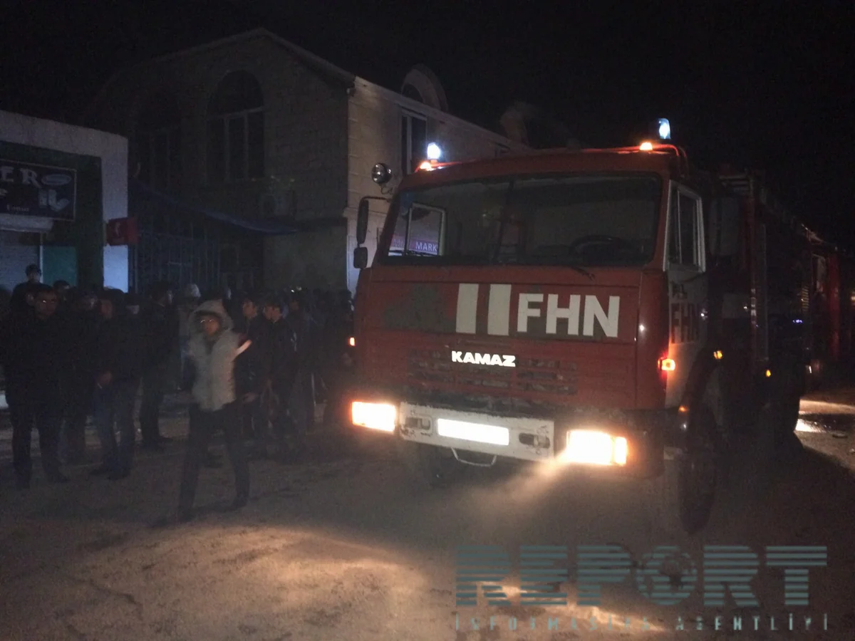 ​Salyan şəhərində bərbərxana yanıb