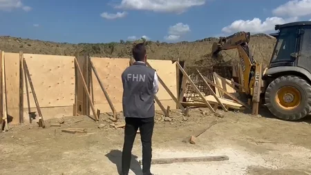 Abşeronda qanunsuz tikili sökülüb