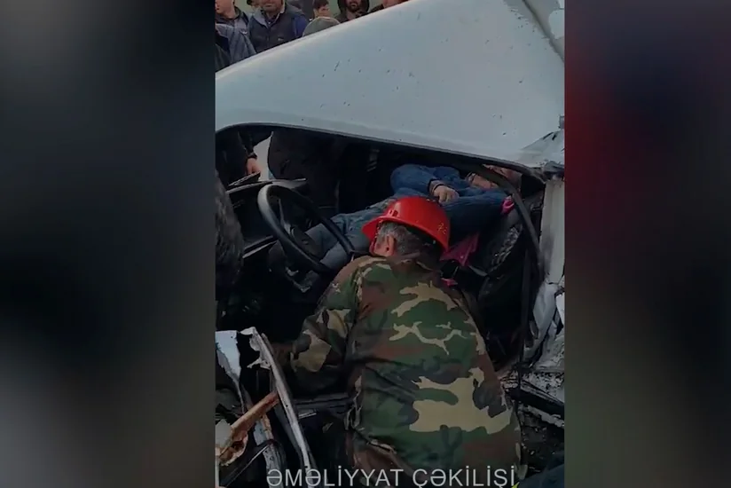 Тяжелое ДТП в Гобустане: сотрудниками МЧС спасен водитель