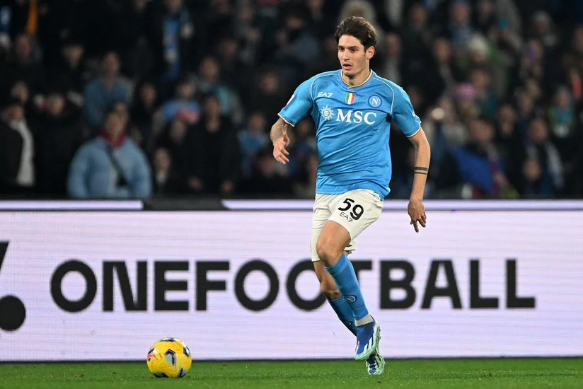 İtaliya klubu müdafiəçisini icarəyə verib