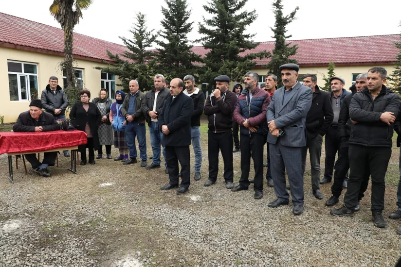 “Azəriqaz” Astaranın Deqədi kəndinin sakinlərinin problemini dinləyib