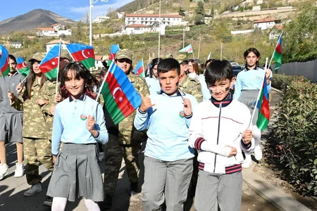 Elm və Təhsil, Müdafiə nazirlikləri birgə Laçında “Bayraq yürüşü” keçirib