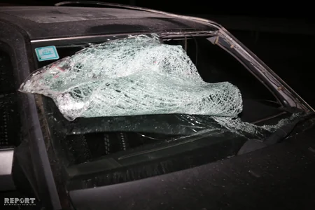 Bakıda avtomobil piyadaları vurub, ölən var - FOTO