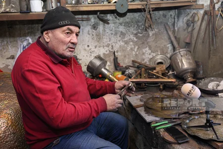 Dəyəri 10 min manat olan samovar, məmur aftafası və nadir əşyalar - Qalayçı emalatxanasından REPORTAJ