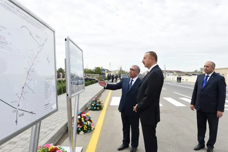 Azərbaycan Prezidenti Kürdəmirdə məktəb binasının açılışında iştirak edib