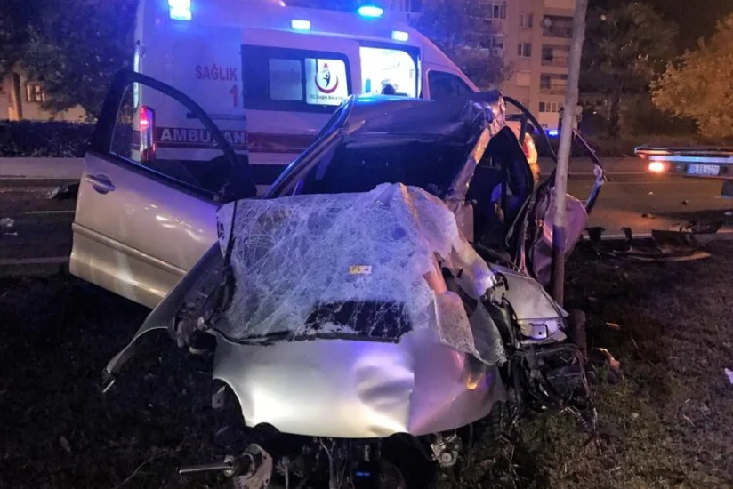 В Турции попал в аварию перевозивший полицейских автомобиль, двое погибли, трое пострадали