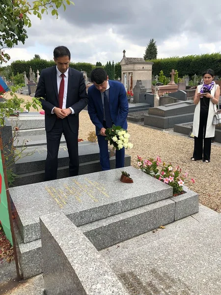 Dövlət Komitəsinin sədri Parisdə Əlimərdan bəy Topçubaşovun məzarını ziyarət edib