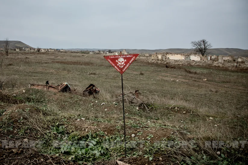 General: Düşmən geri çəkilərkən çoxlu sayda maneələr qurub, dar keçidləri minalayıb