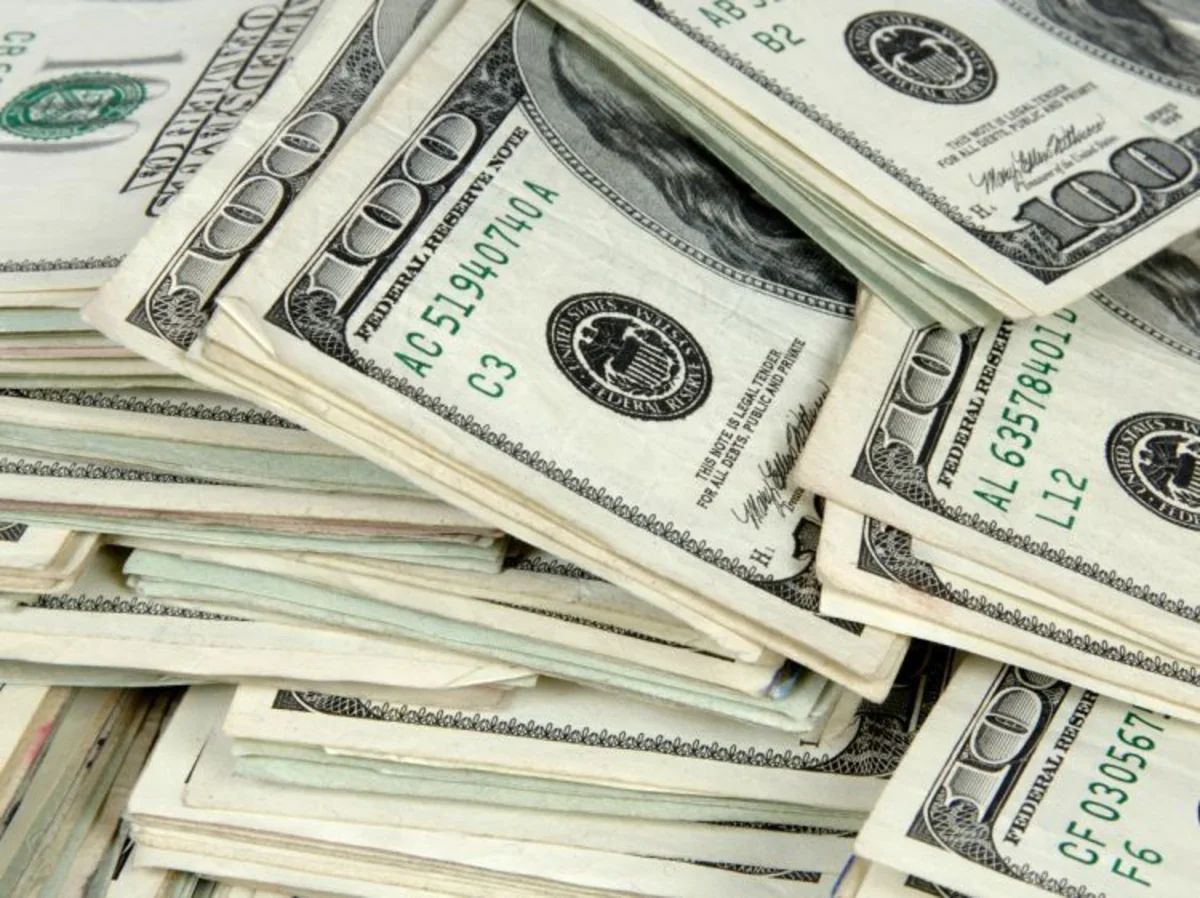 Azərbaycan valyuta ehtiyatlarını 10% artırıb