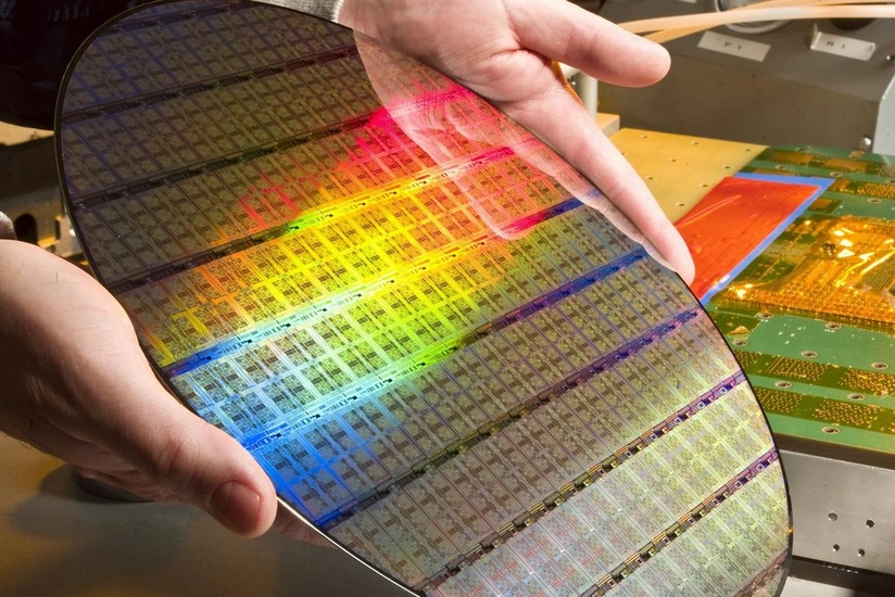 Yaponiya gələn il yarımkeçirici istehsalçılarına 2,1 milyard dollar ayıracaq