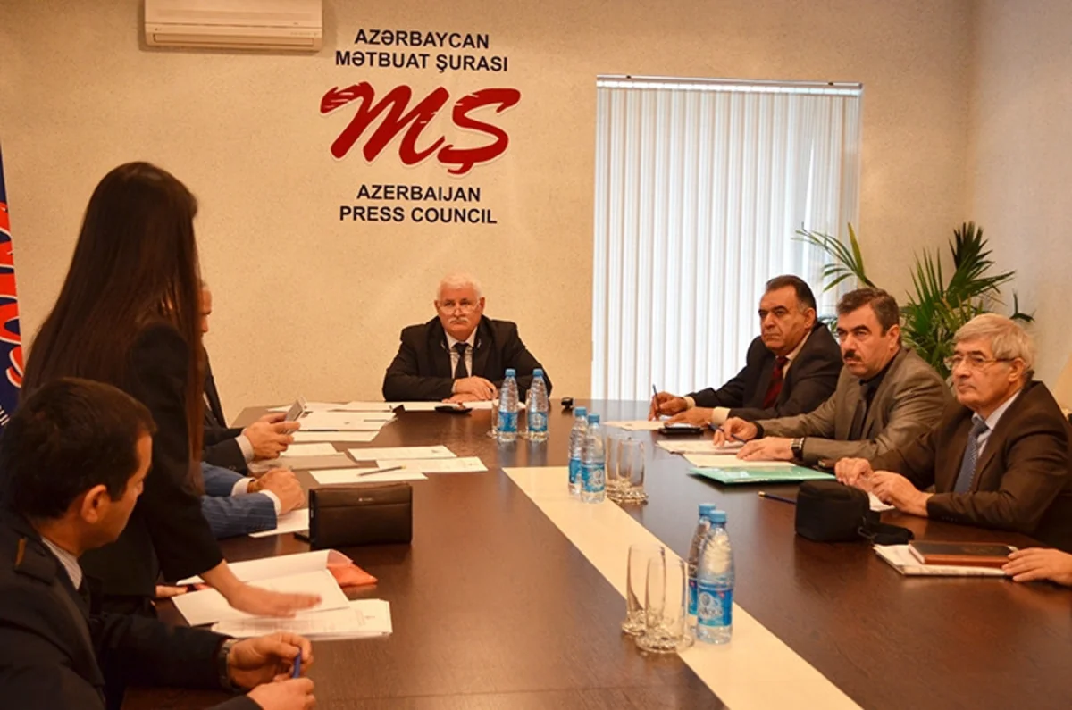 ​Azərbaycan Mətbuat Şurası iki qəzetin fəaliyyəti ilə bağlı araşdırma aparacaq