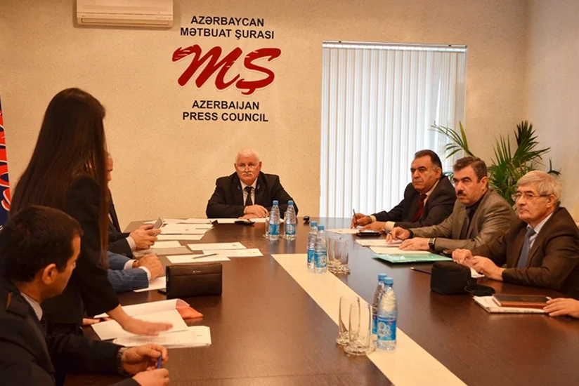​Azərbaycan Mətbuat Şurası iki qəzetin fəaliyyəti ilə bağlı araşdırma aparacaq
