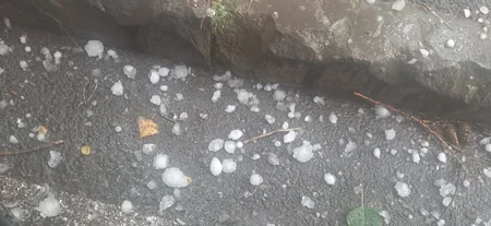 Şuşaya dolu yağır