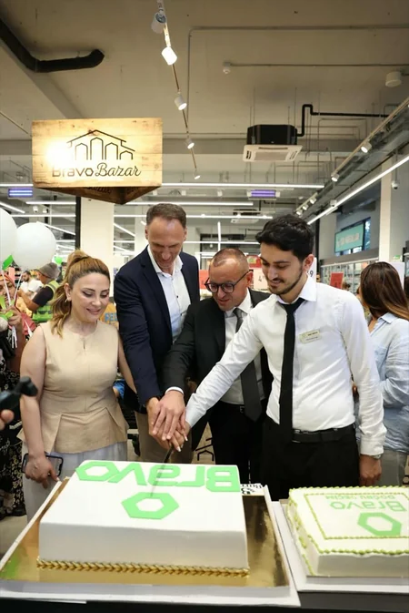BRAVO Supermarketlər Şəbəkəsi İsmayıl Hidayətzadə küçəsində yeni mağazasını açdı!