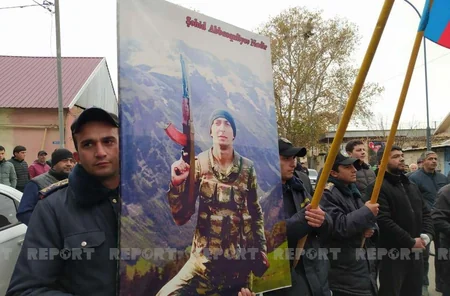 Gəncədə Vətən müharibəsi şəhidinin adına inşa olunan bulağın açılışı olub