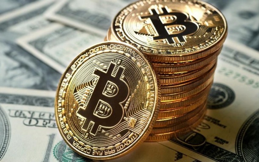 Bitcoin price hits record low