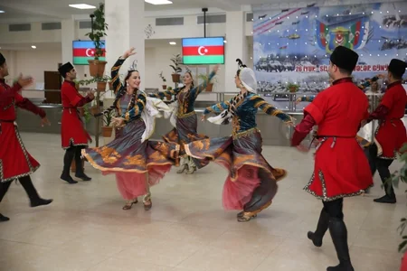 Bu gün bütün hərbi hissələrdə “Açıq qapı” günü keçirilib