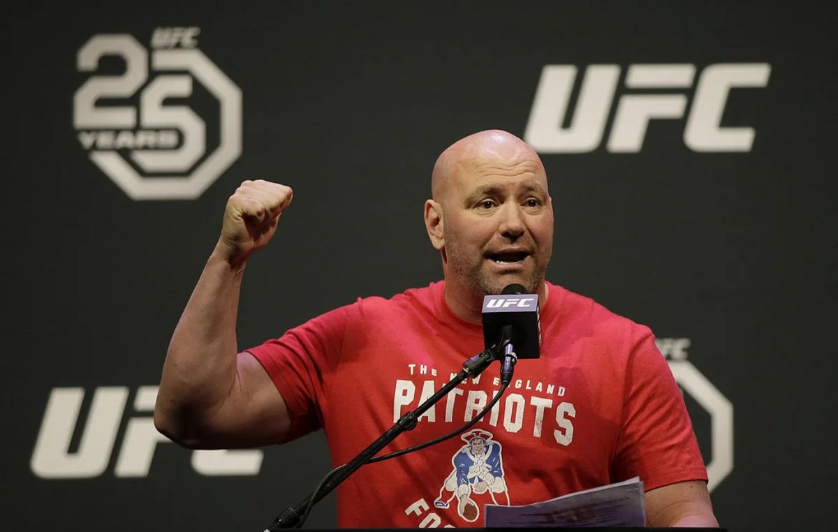 Глава UFC призвал не обращать внимания на разговоры о бое Нурмагомедова и Мэйуэзера