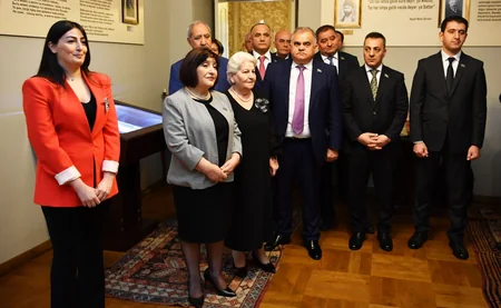 Sahibə Qafarova Tbilisidəki Azərbaycan Mədəniyyəti Muzeyini ziyarət edib