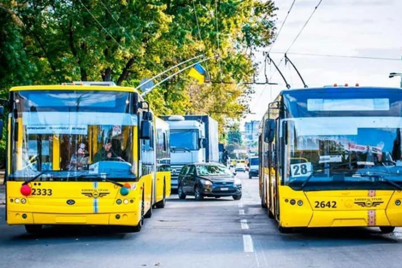В Киеве общественный транспорт прекращает работу