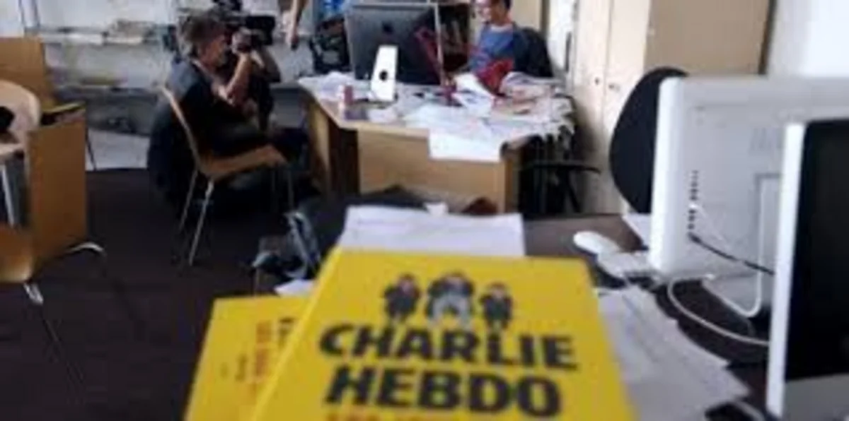 Charlie Hebdo временно прекращает выпуск новых номеров