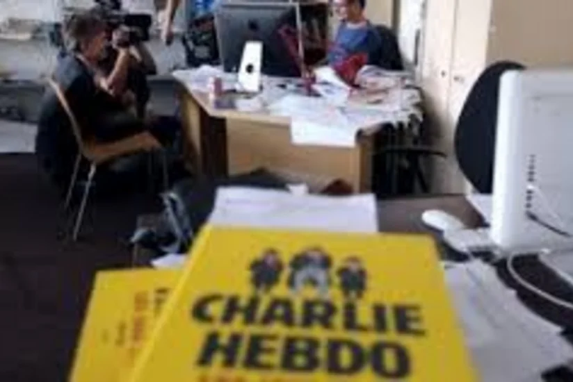 Charlie Hebdo временно прекращает выпуск новых номеров