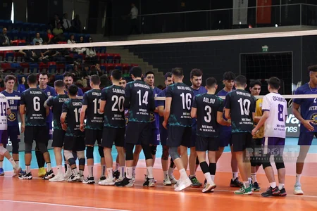 Kişi voleybolçulardan ibarət Azərreyl komandası ölkə çempionu olub