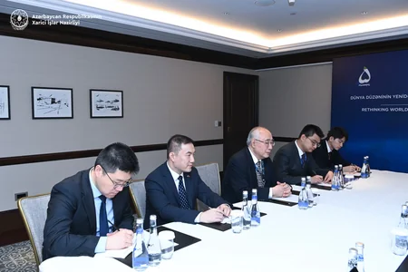Ceyhun Bayramov Çinin Avropa məsələləri üzrə sabiq nümayəndəsi ilə regional məsələləri müzakirə edib