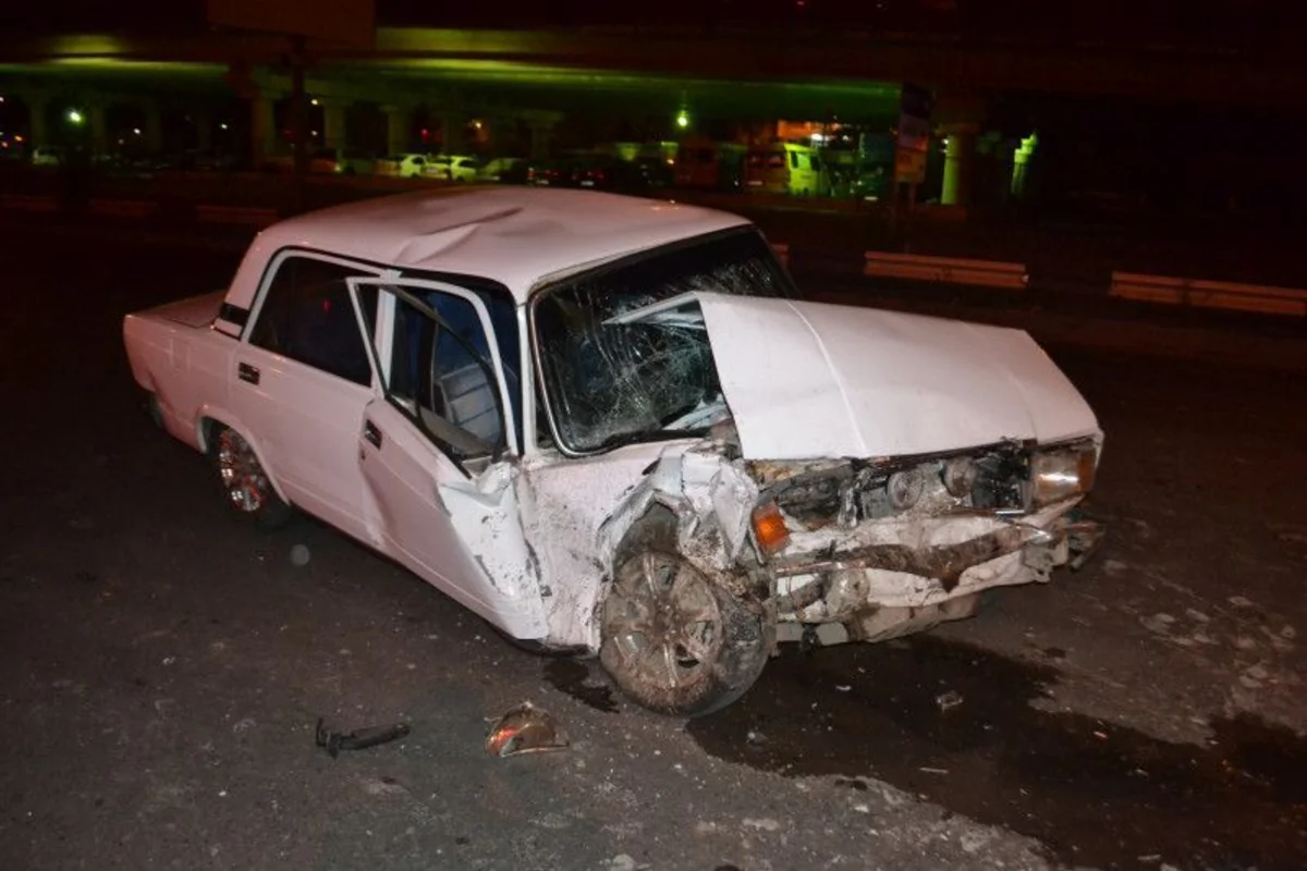 Yevlaxda 2 avtomobil toqquşub, xəsarət alan var