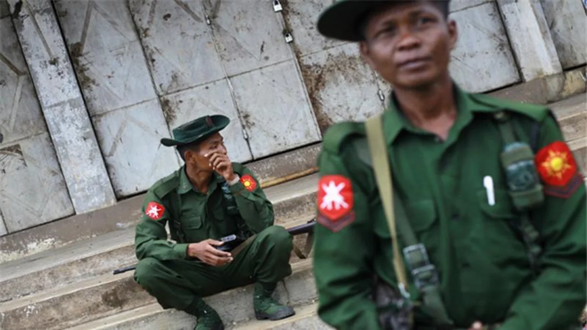 Myanmada polislə cinayətkarlar arasında atışma baş verib: 12 ölü