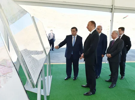 Prezident İlham Əliyev Xızı və Siyəzən rayonlarına səfər edib