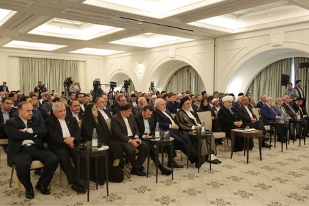 İran prezidenti Azərbaycanın din xadimləri ilə görüşüb