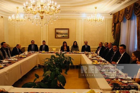 Azərbaycan səfiri Gürcüstanda fəaliyyət göstərən iş adamları ilə görüşüb