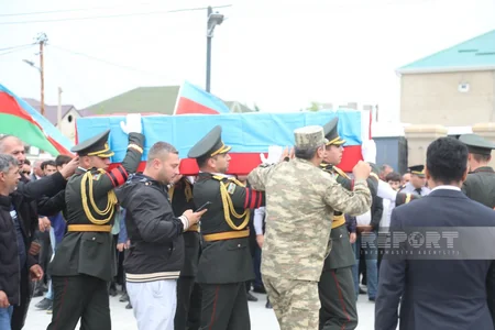 Avtoqəzada həlak olan hərbçi Binə Şəhidlər Xiyabanında torpağa tapşırılıb