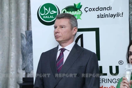 Bakıda “Müharibə uşaqlarına” xeyriyyə sərgisi açılıb