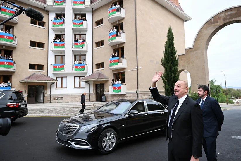 Президент Ильхам Алиев принял участие в открытии студенческого общежития Карабахского университета в Ханкенди