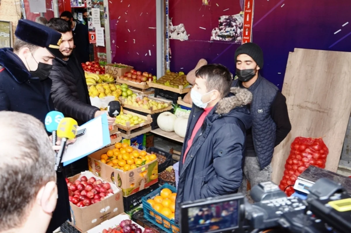 Bakıda qanunsuz küçə ticarətinə qarşı reydlər keçirilir, cərimə olunanlar var