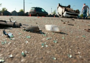  Спасатели МЧС вызволили водителя из грузовика после тяжелого ДТП в Гобустане