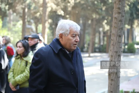 Rüstəm İbrahimbəyovun qəbirüstü abidəsinin açılışı olub