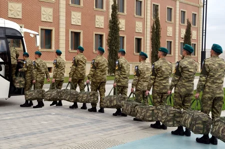 Группа азербайджанских миротворцев отбыла в Афганистан