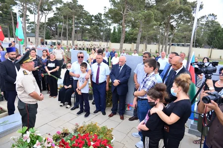 Xətaidə şəhidlərin xatirə löhvələrinin açılış mərasimi keçirilib